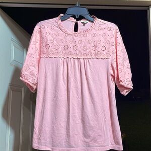 Crown & Ivy pink top size medium excellent!